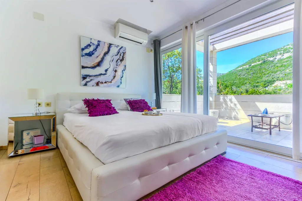 Smokvina 5-Bedroom Villa with Heated Pool