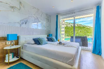 Smokvina 5-Bedroom Villa with Heated Pool