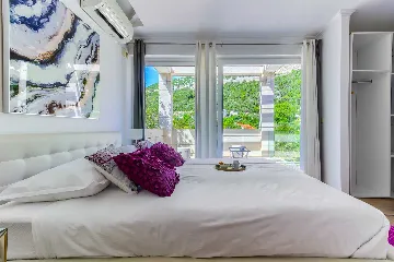 Smokvina 5-Bedroom Villa with Heated Pool