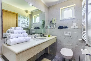 Smokvina 5-Bedroom Villa with Heated Pool