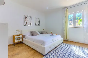 Smokvina 5-Bedroom Villa with Heated Pool