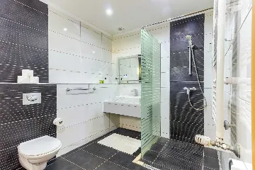 Smokvina 5-Bedroom Villa with Heated Pool