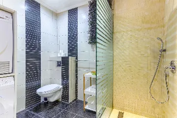 Smokvina 5-Bedroom Villa with Heated Pool