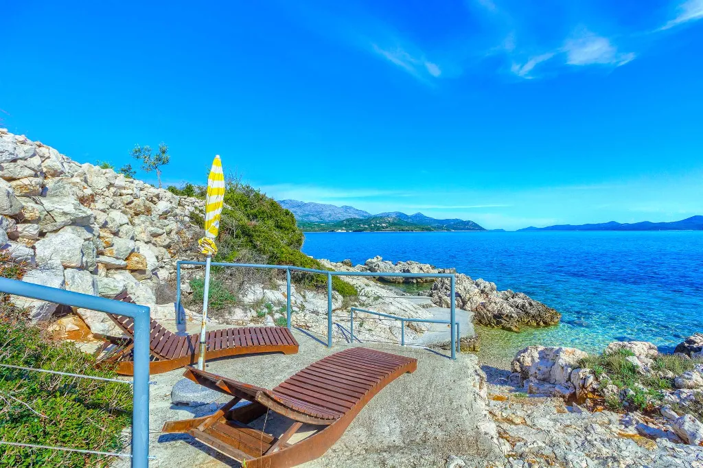 Smokvina 5-Bedroom Villa with Heated Pool