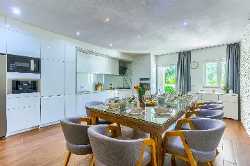 Smokvina 5-Bedroom Villa with Heated Pool