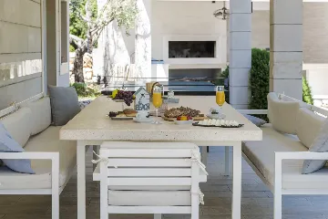 Smokvina 5-Bedroom Villa with Heated Pool