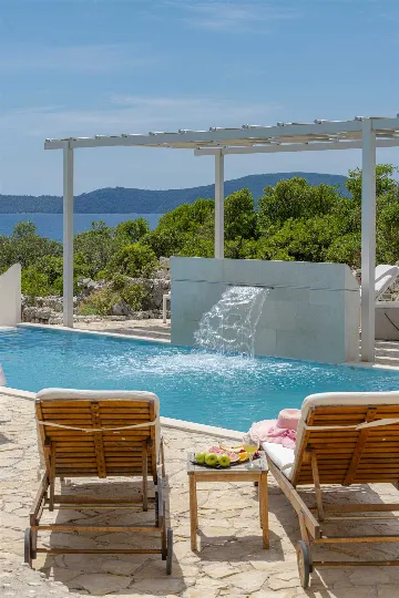 Smokvina 5-Bedroom Villa with Heated Pool