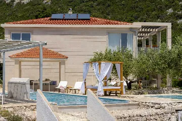 Smokvina 5-Bedroom Villa with Heated Pool