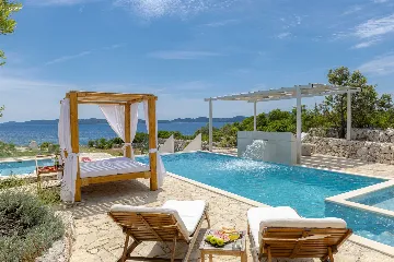 Smokvina 5-Bedroom Villa with Heated Pool