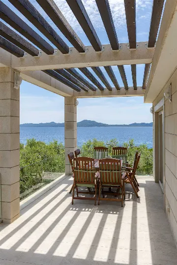 Smokvina 5-Bedroom Villa with Heated Pool