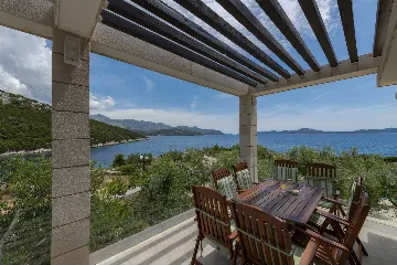 Smokvina 5-Bedroom Villa with Heated Pool