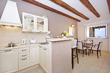 6-Bedroom Villa in Brsecine for Up to 12 Guests