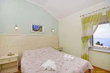 6-Bedroom Villa in Brsecine for Up to 12 Guests