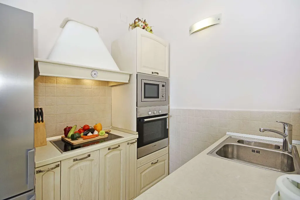 6-Bedroom Villa in Brsecine for Up to 12 Guests