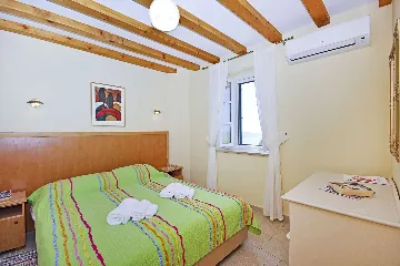 6-Bedroom Villa in Brsecine for Up to 12 Guests