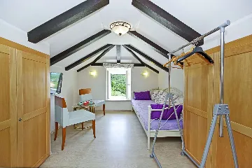 6-Bedroom Villa in Brsecine for Up to 12 Guests