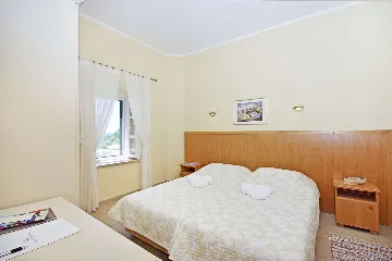 6-Bedroom Villa in Brsecine for Up to 12 Guests