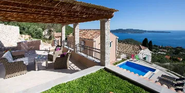 6-Bedroom Villa in Brsecine for Up to 12 Guests