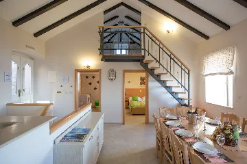 6-Bedroom Villa in Brsecine for Up to 12 Guests