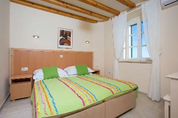 6-Bedroom Villa in Brsecine for Up to 12 Guests