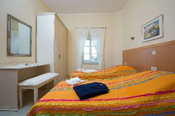 6-Bedroom Villa in Brsecine for Up to 12 Guests