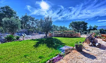 Villa in Stari Grad with Pool & Mountain Bikes