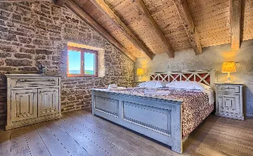 Villa in Stari Grad with Pool & Mountain Bikes