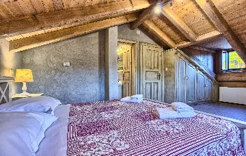 Villa in Stari Grad with Pool & Mountain Bikes