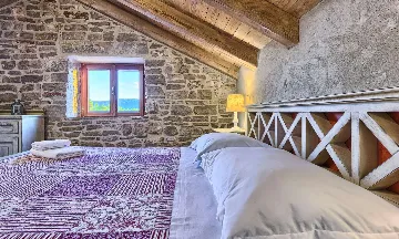 Villa in Stari Grad with Pool & Mountain Bikes