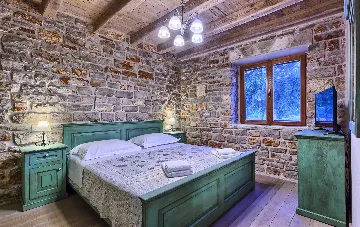 Villa in Stari Grad with Pool & Mountain Bikes