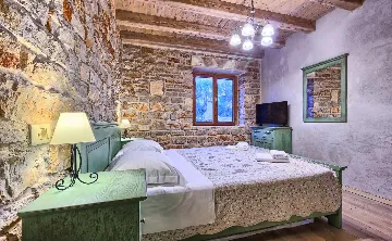 Villa in Stari Grad with Pool & Mountain Bikes