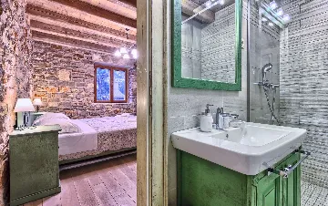 Villa in Stari Grad with Pool & Mountain Bikes