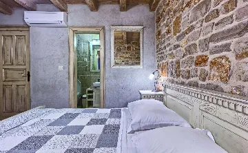 Villa in Stari Grad with Pool & Mountain Bikes