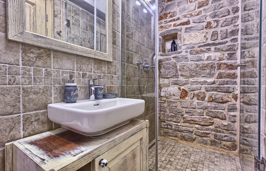 Villa in Stari Grad with Pool & Mountain Bikes