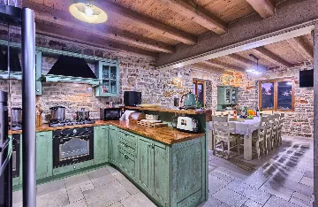 Villa in Stari Grad with Pool & Mountain Bikes