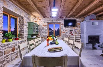 Villa in Stari Grad with Pool & Mountain Bikes