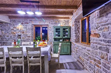 Villa in Stari Grad with Pool & Mountain Bikes