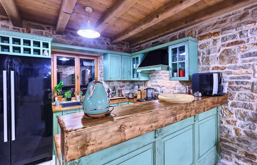 Villa in Stari Grad with Pool & Mountain Bikes