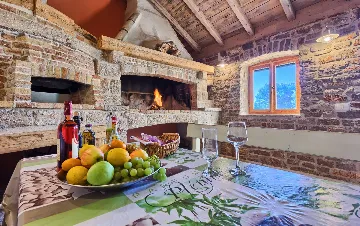 Villa in Stari Grad with Pool & Mountain Bikes