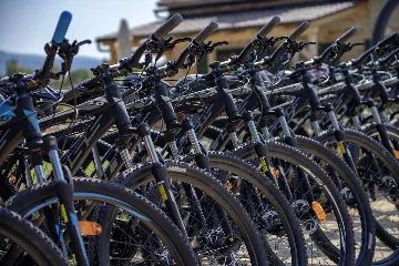 Villa in Stari Grad with Pool & Mountain Bikes