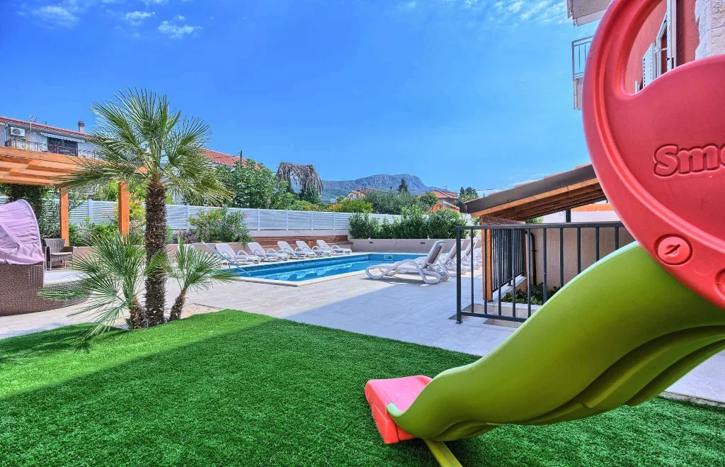 Kastel Luksic Villa with Sea Views and Heated Pool