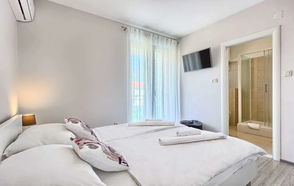 Kastel Luksic Villa with Sea Views and Heated Pool