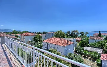 Kastel Luksic Villa with Sea Views and Heated Pool