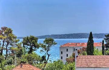 Kastel Luksic Villa with Sea Views and Heated Pool