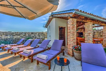 4-Bedroom Villa with Private Pool in Krmed