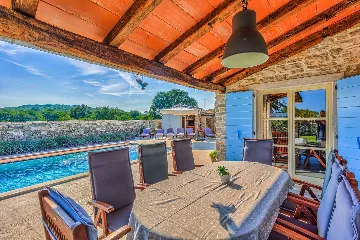 4-Bedroom Villa with Private Pool in Krmed