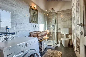 4-Bedroom Villa with Private Pool in Krmed