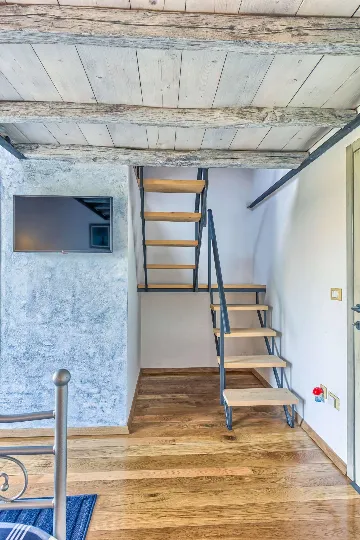 4-Bedroom Villa with Private Pool in Krmed