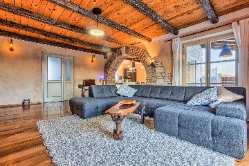 4-Bedroom Villa with Private Pool in Krmed