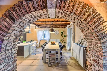 4-Bedroom Villa with Private Pool in Krmed